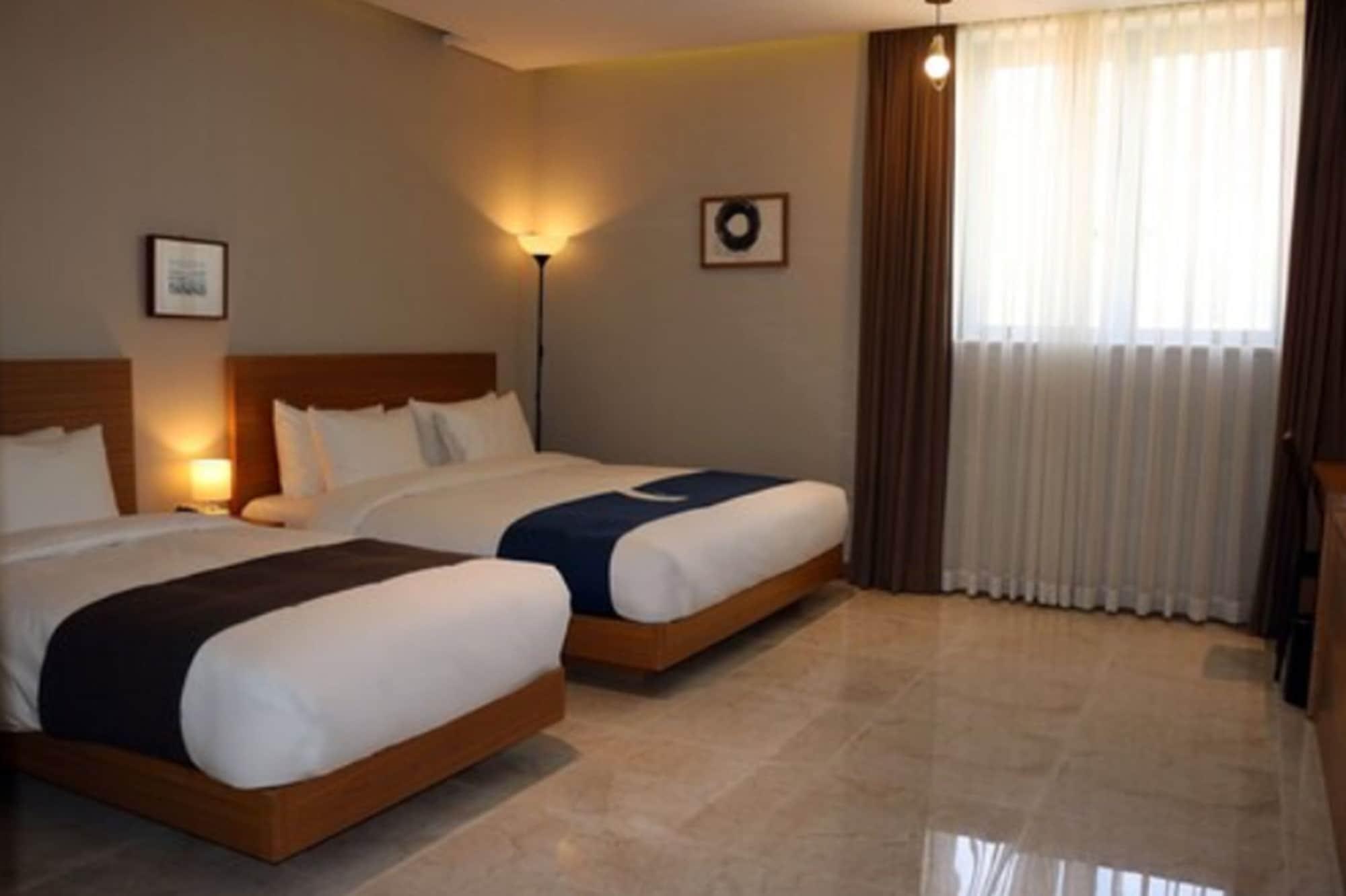 Benikea Hotel Yangsan Bagian luar foto