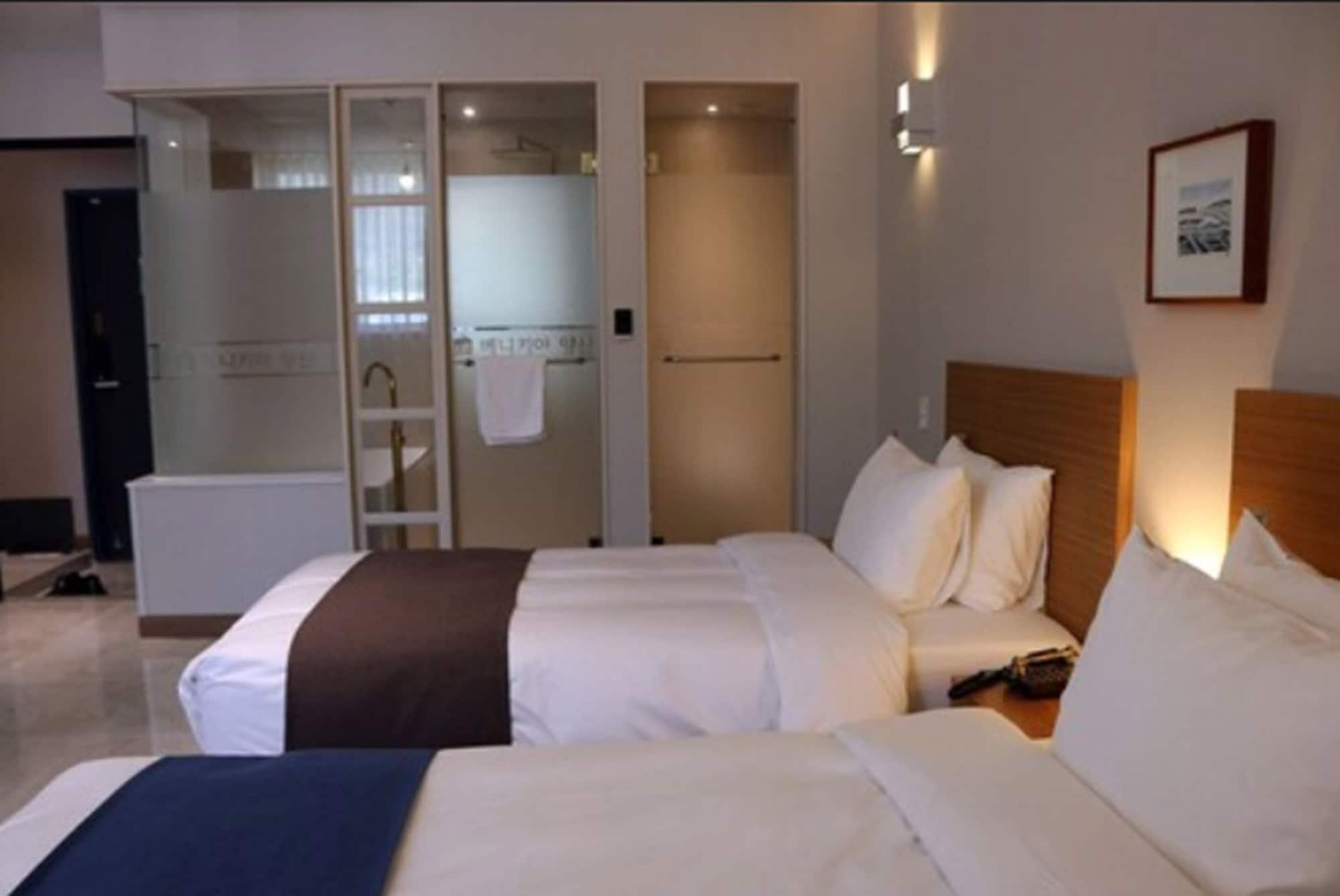 Benikea Hotel Yangsan Bagian luar foto