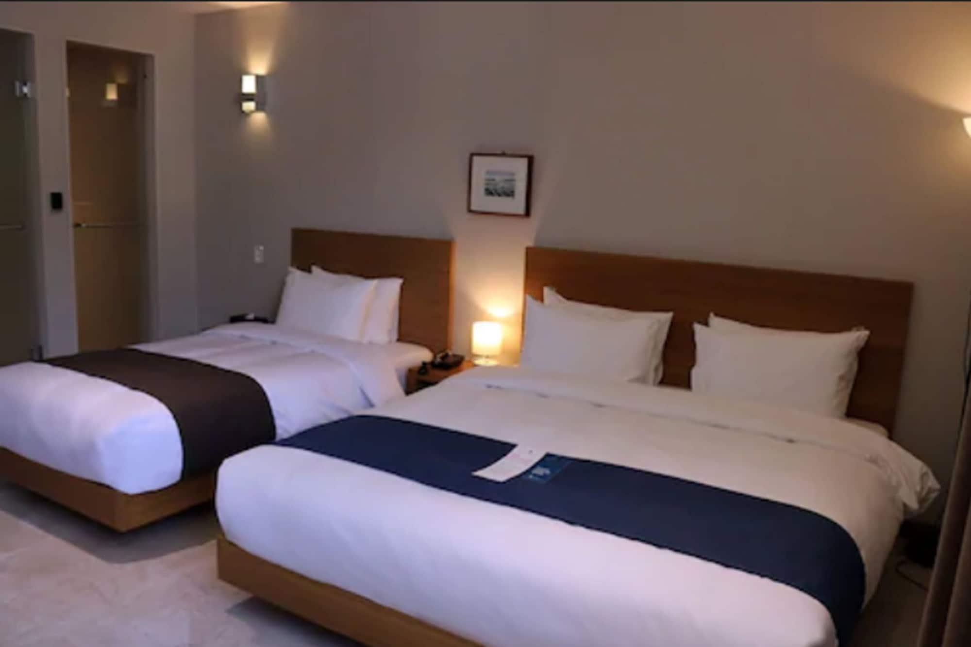 Benikea Hotel Yangsan Bagian luar foto