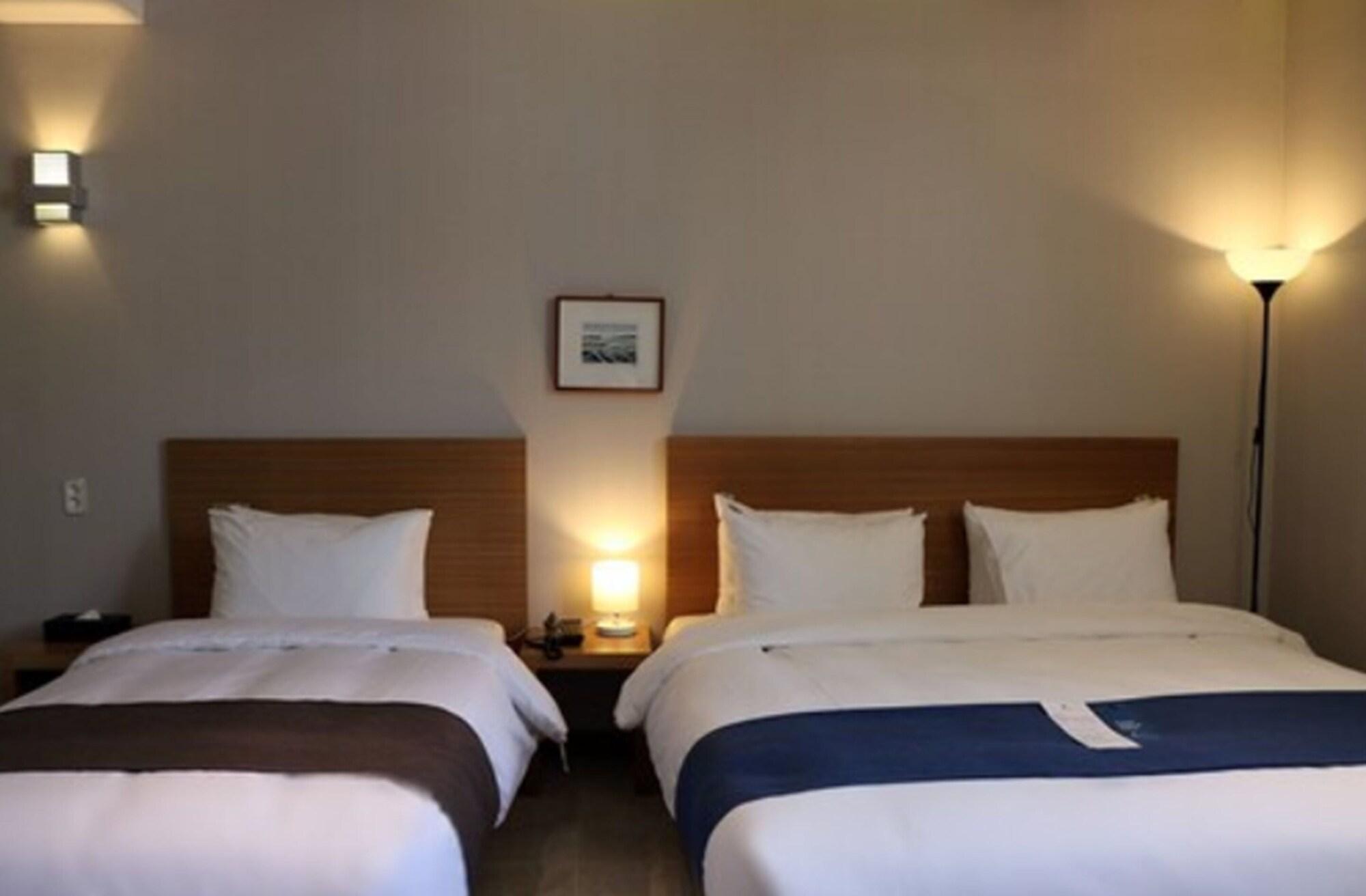 Benikea Hotel Yangsan Bagian luar foto