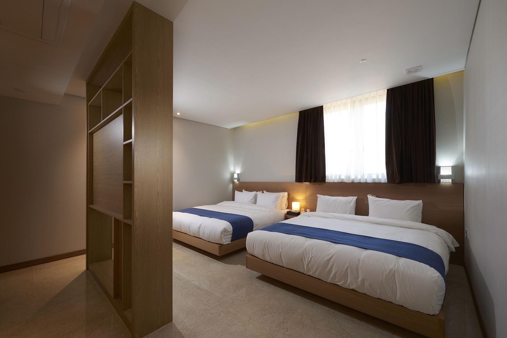 Benikea Hotel Yangsan Bagian luar foto