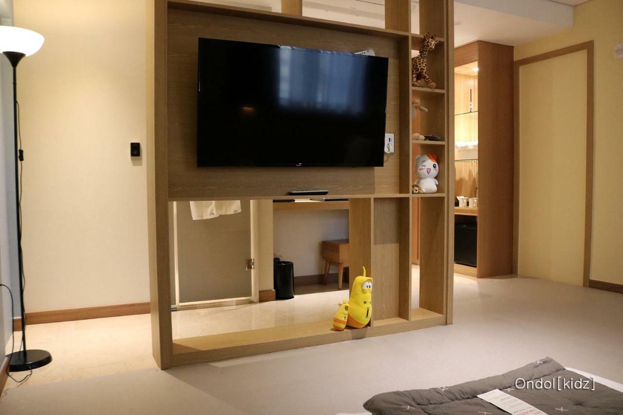 Benikea Hotel Yangsan Bagian luar foto