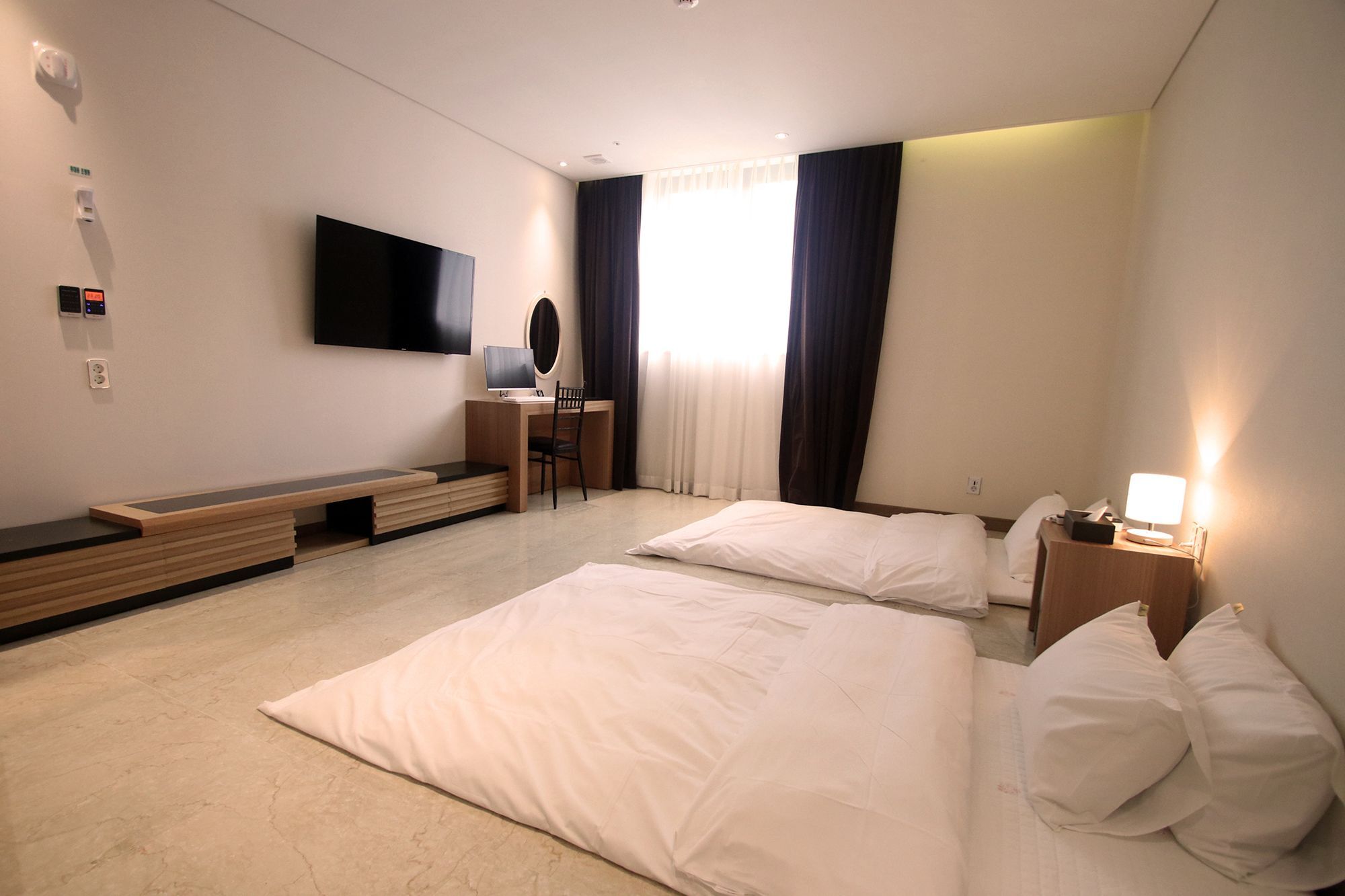 Benikea Hotel Yangsan Bagian luar foto