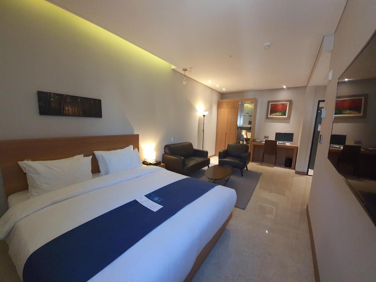 Benikea Hotel Yangsan Bagian luar foto