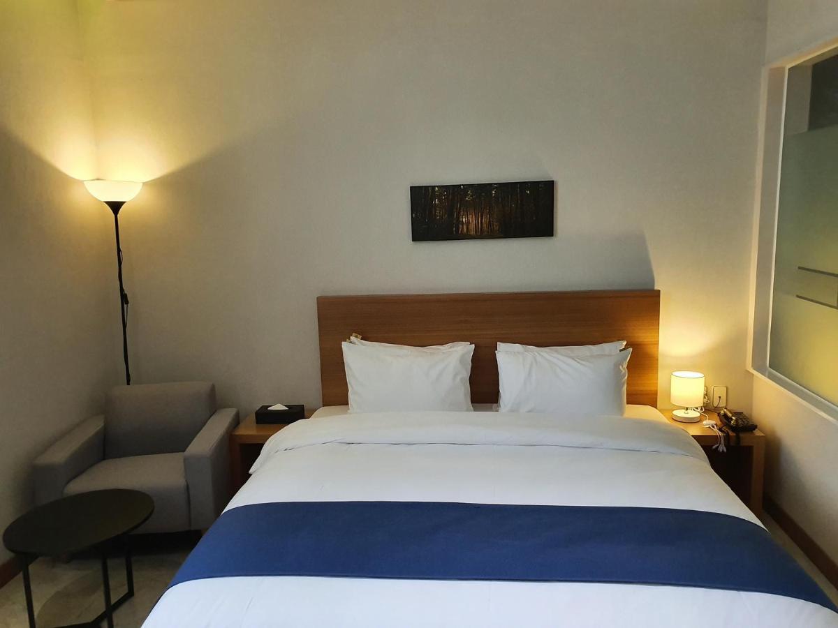 Benikea Hotel Yangsan Bagian luar foto